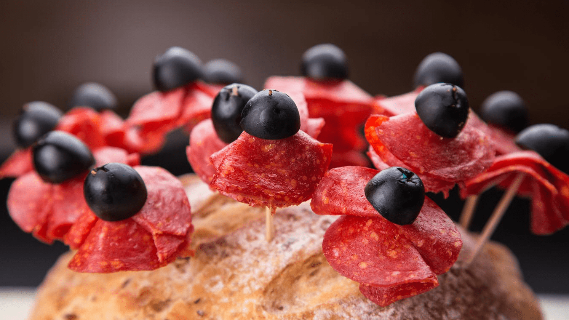 10 PepperoniOVER-min (1)